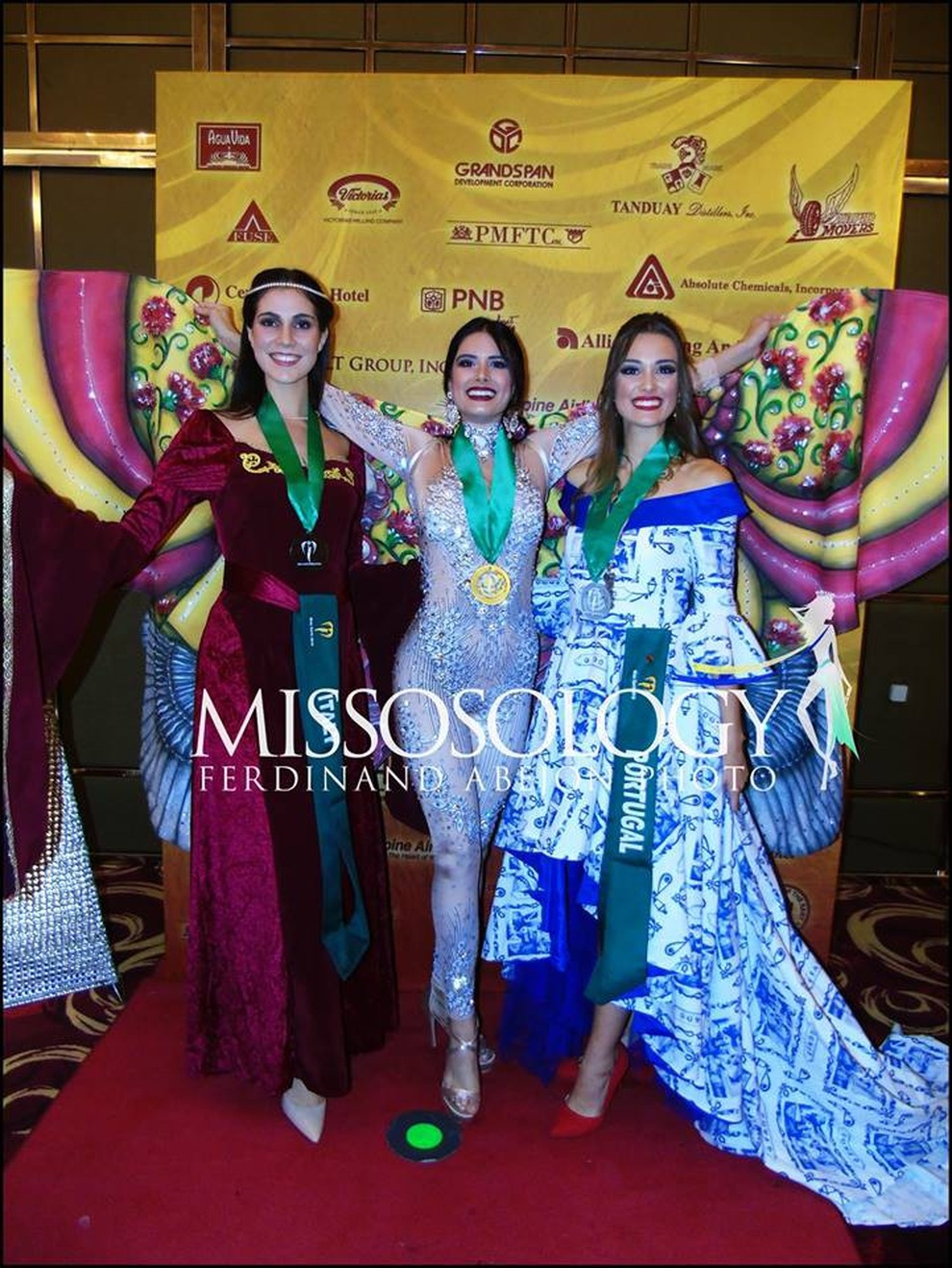 Mãn nhãn với phần trình diễn áo tắm của mỹ nhân Hoa hậu Trái đất 2018 - 29