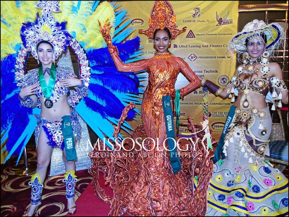 Mãn nhãn với phần trình diễn áo tắm của mỹ nhân Hoa hậu Trái đất 2018 - 26