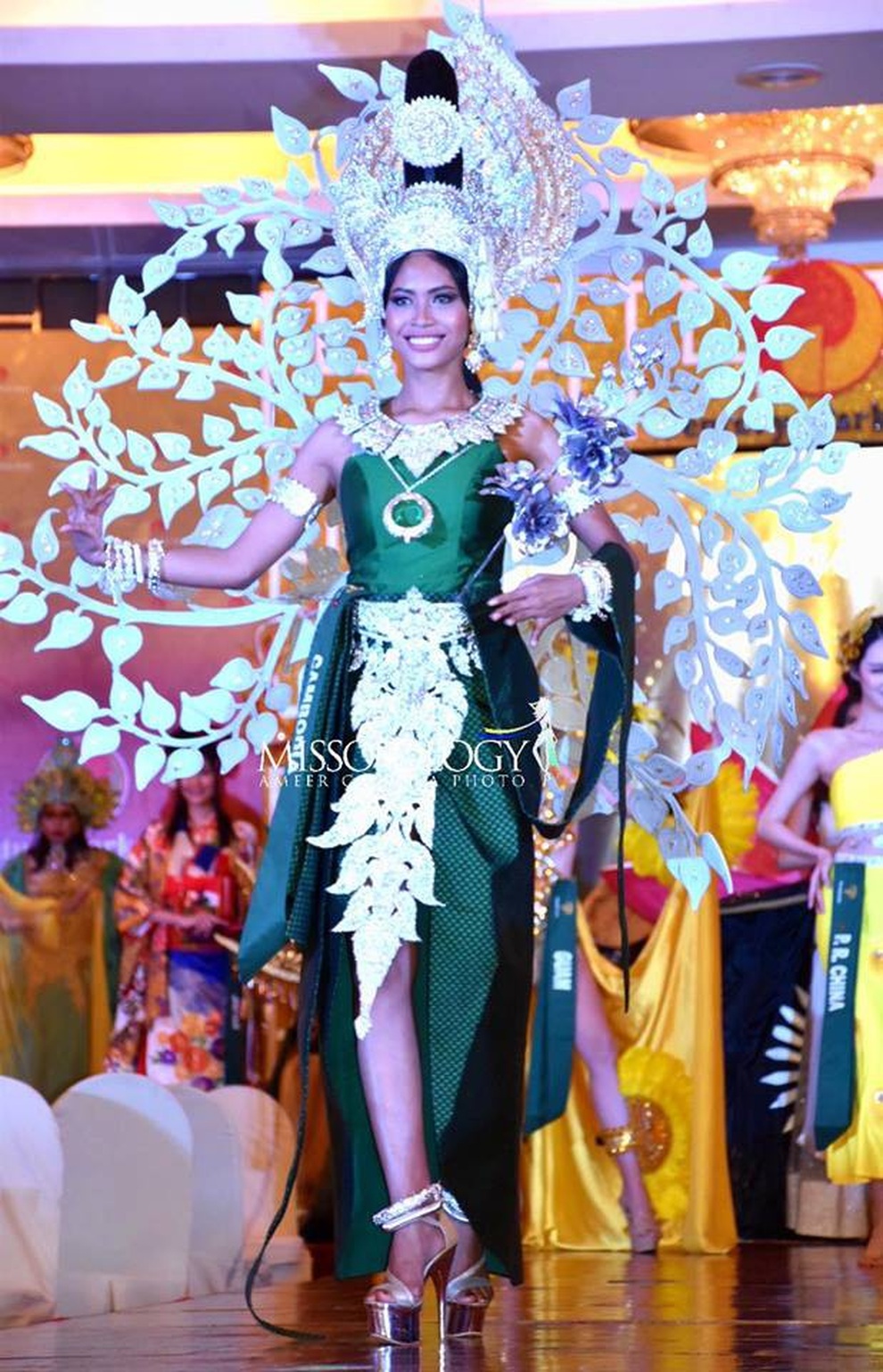 Mãn nhãn với phần trình diễn áo tắm của mỹ nhân Hoa hậu Trái đất 2018 - 48