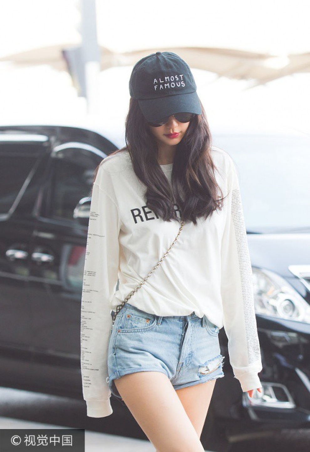 Gu thời trang sân bay cực “chất” của Angelababy - 29