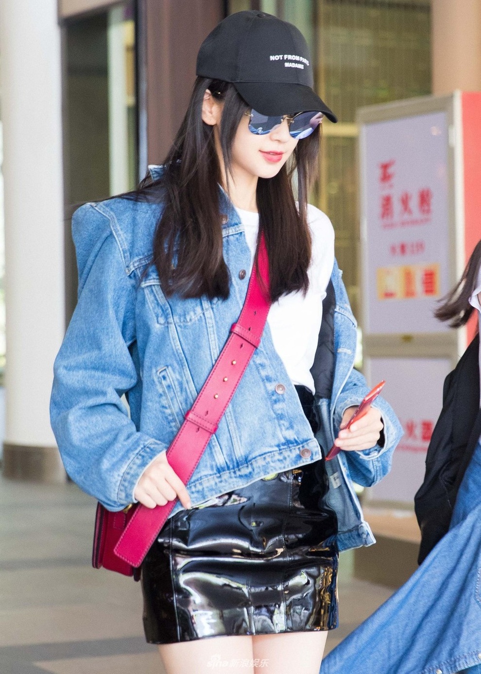 Gu thời trang sân bay cực “chất” của Angelababy - 22