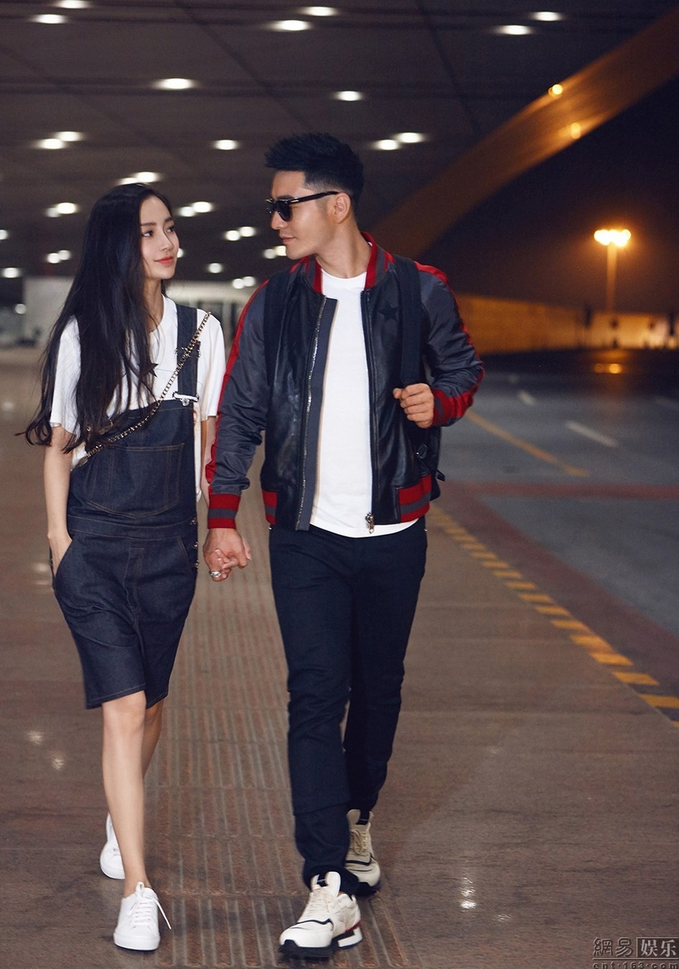 Gu thời trang sân bay cực “chất” của Angelababy - 12