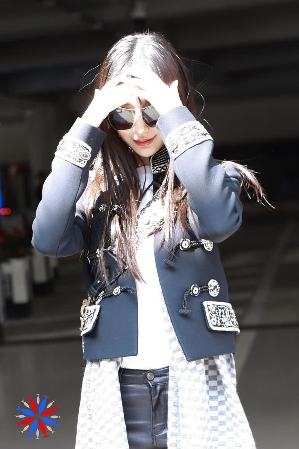 Gu thời trang sân bay cực “chất” của Angelababy - 8