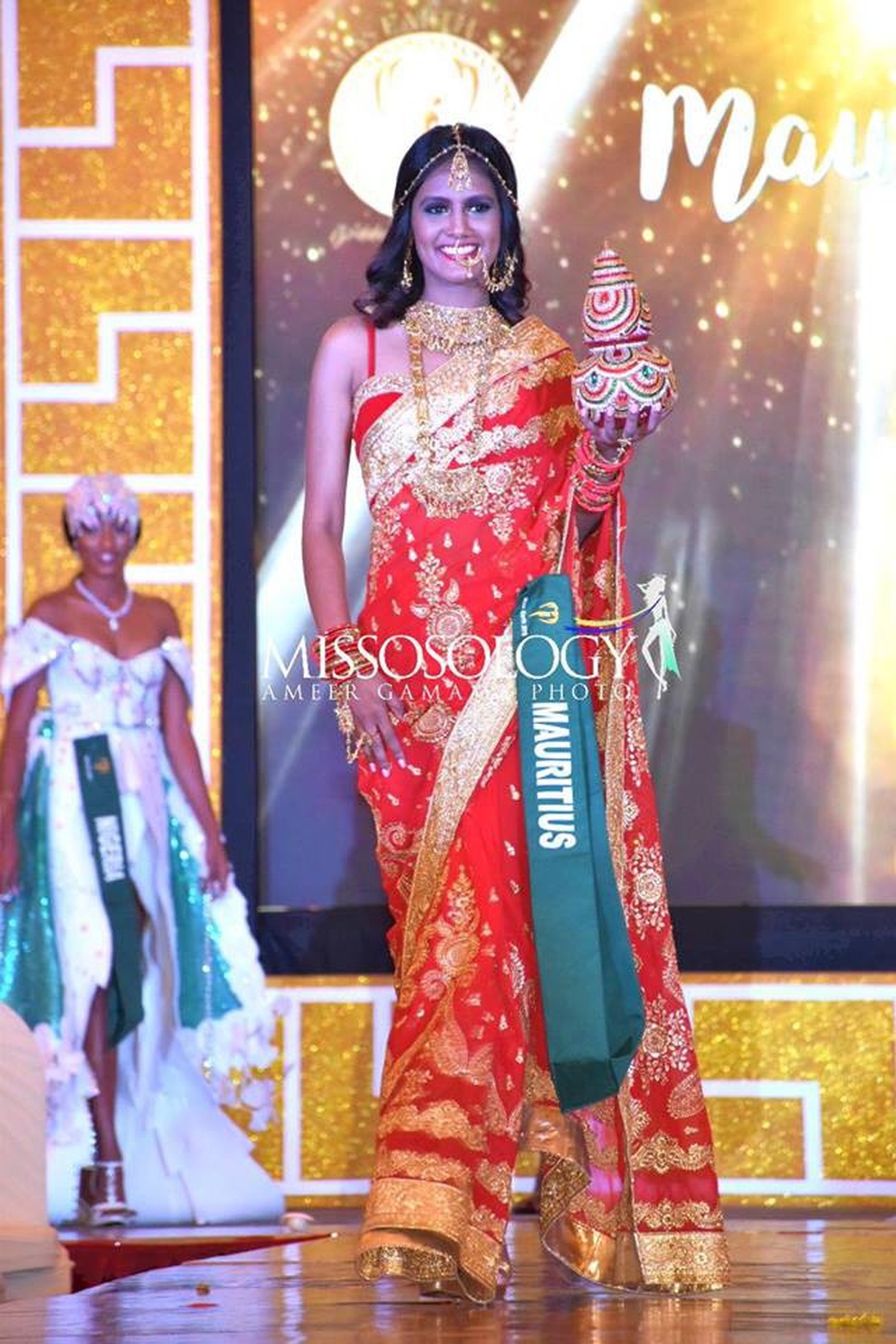 Mãn nhãn với phần trình diễn áo tắm của mỹ nhân Hoa hậu Trái đất 2018 - 44