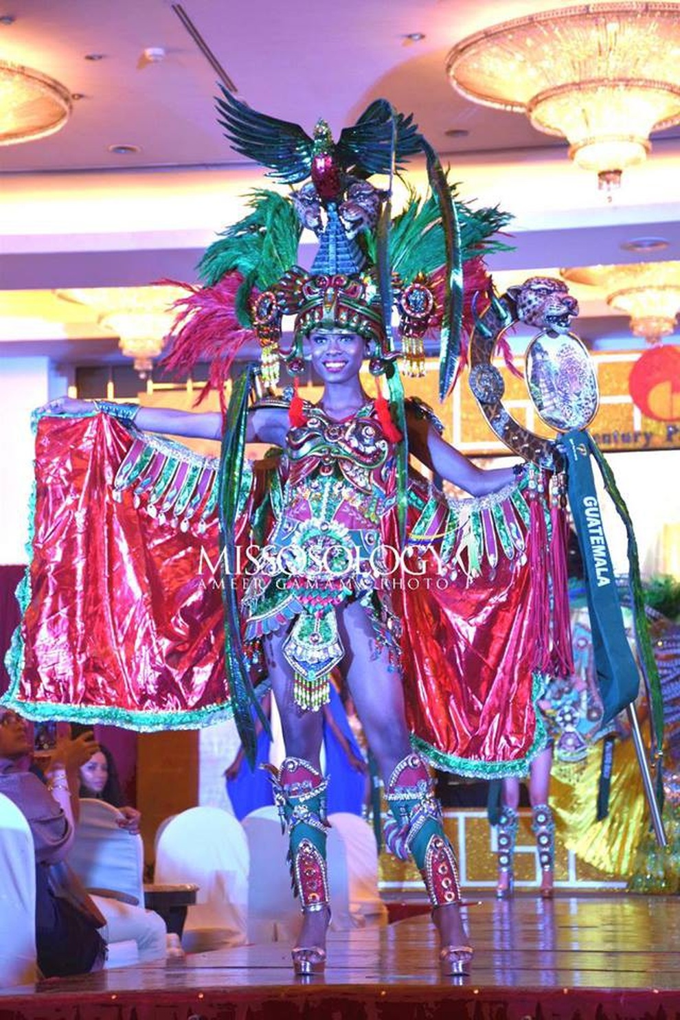 Mãn nhãn với phần trình diễn áo tắm của mỹ nhân Hoa hậu Trái đất 2018 - 46