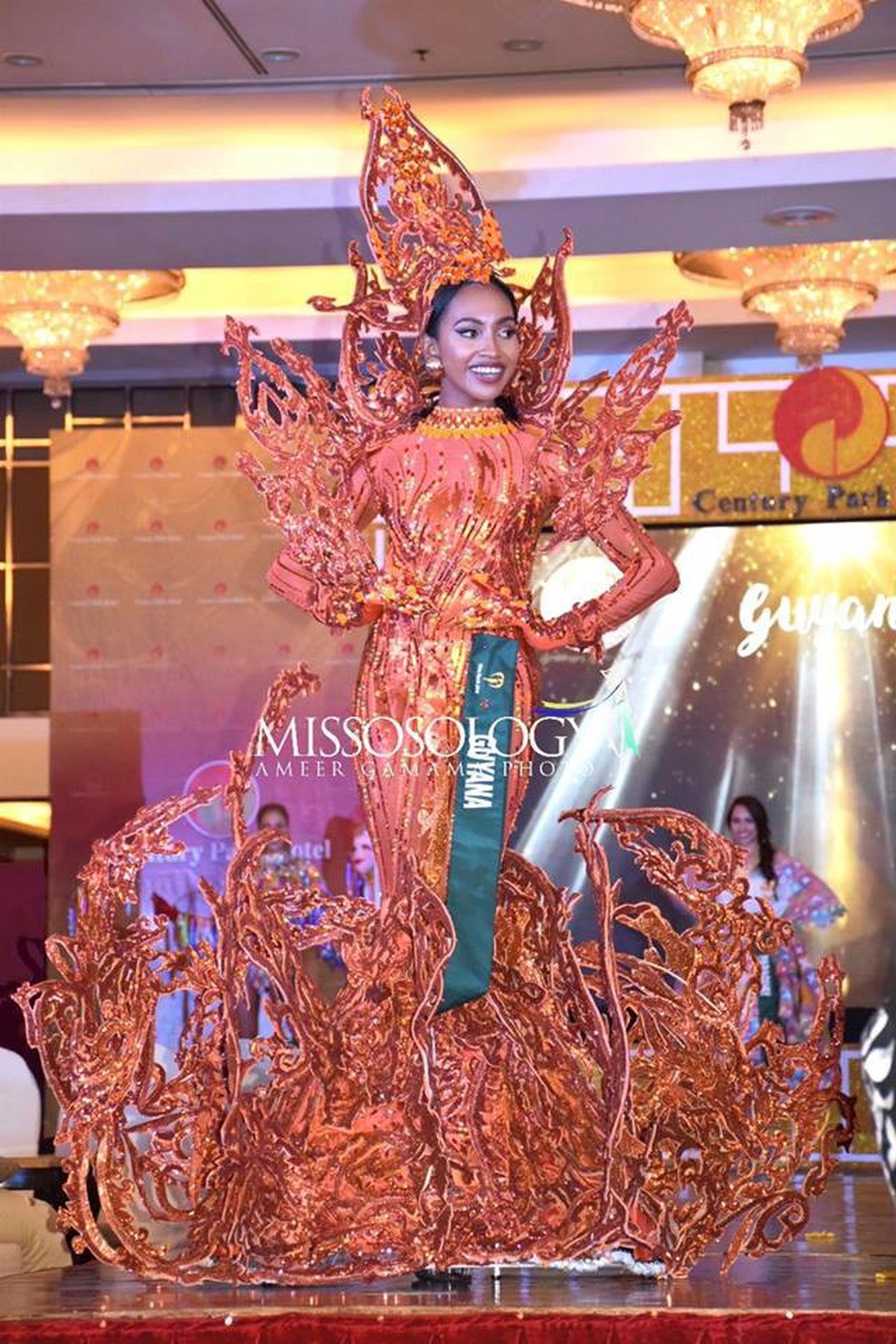 Mãn nhãn với phần trình diễn áo tắm của mỹ nhân Hoa hậu Trái đất 2018 - 45