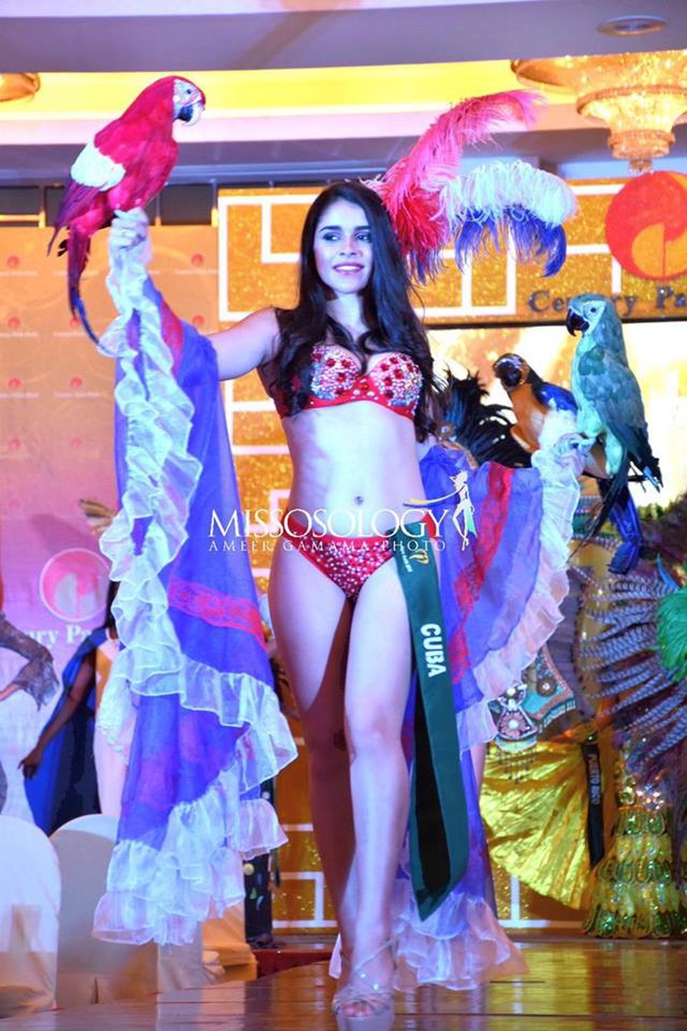 Mãn nhãn với phần trình diễn áo tắm của mỹ nhân Hoa hậu Trái đất 2018 - 41