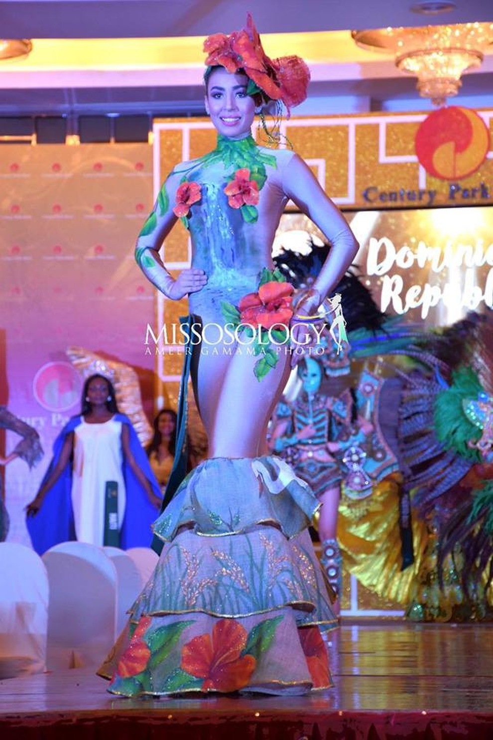 Mãn nhãn với phần trình diễn áo tắm của mỹ nhân Hoa hậu Trái đất 2018 - 34