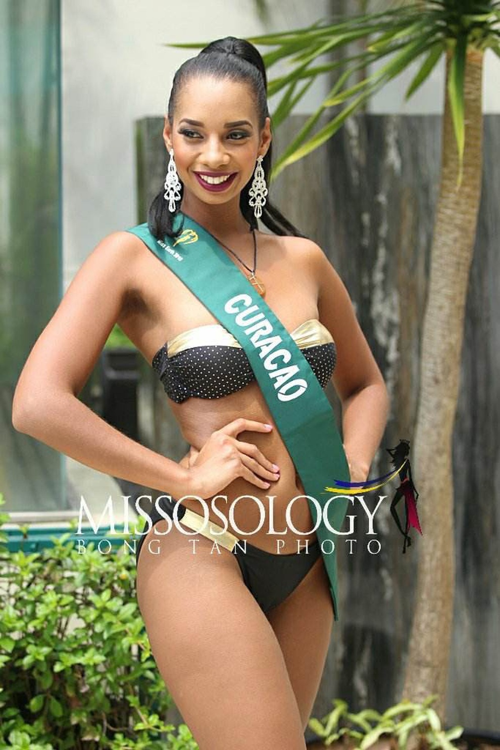 Mãn nhãn với phần trình diễn áo tắm của mỹ nhân Hoa hậu Trái đất 2018 - 9