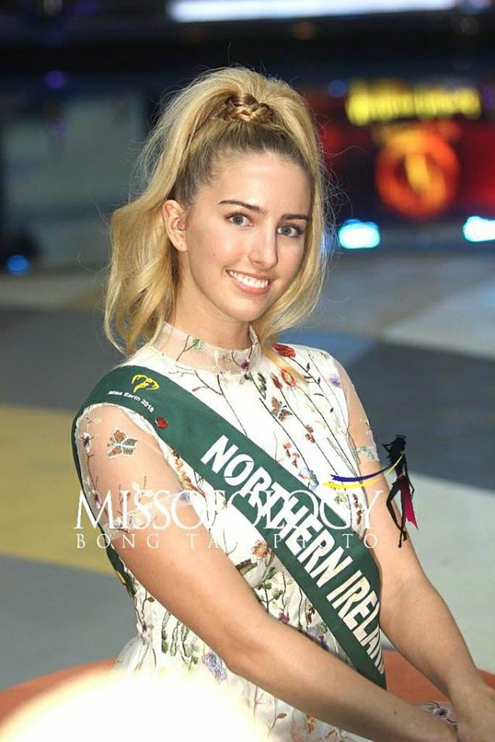 Soi mặt "mộc" của các mỹ nhân Hoa hậu Trái đất 2018 - 26