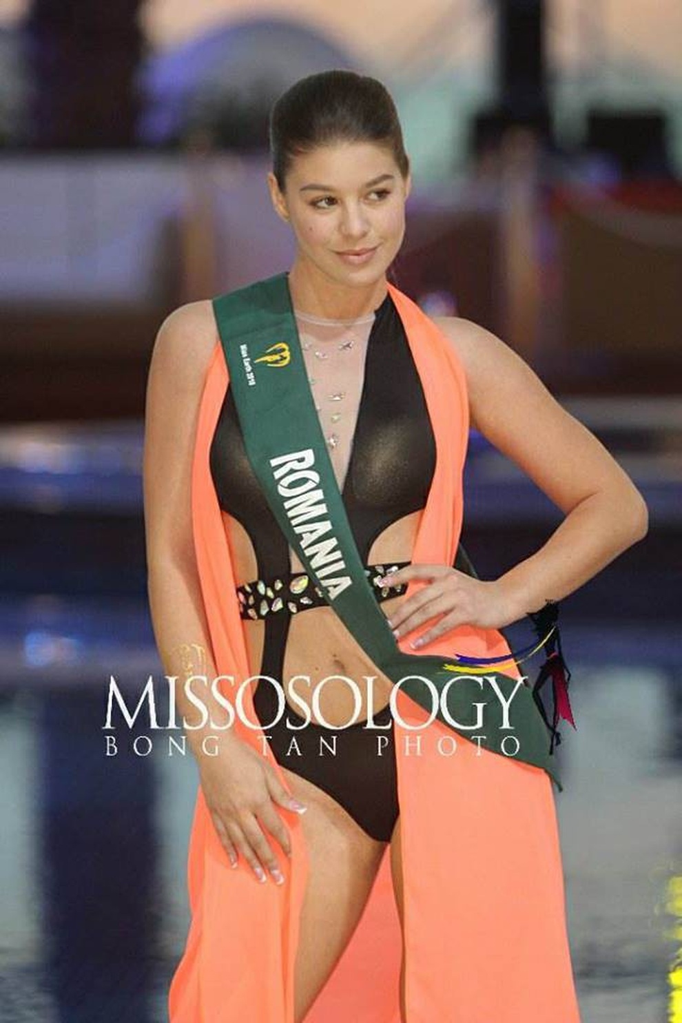 Soi mặt "mộc" của các mỹ nhân Hoa hậu Trái đất 2018 - 21