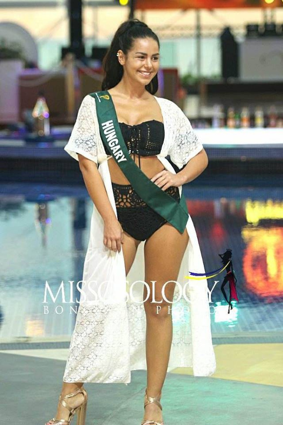 Soi mặt "mộc" của các mỹ nhân Hoa hậu Trái đất 2018 - 20