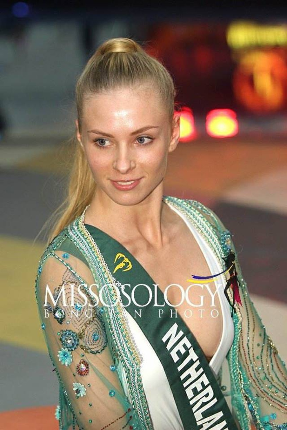 Soi mặt "mộc" của các mỹ nhân Hoa hậu Trái đất 2018 - 9