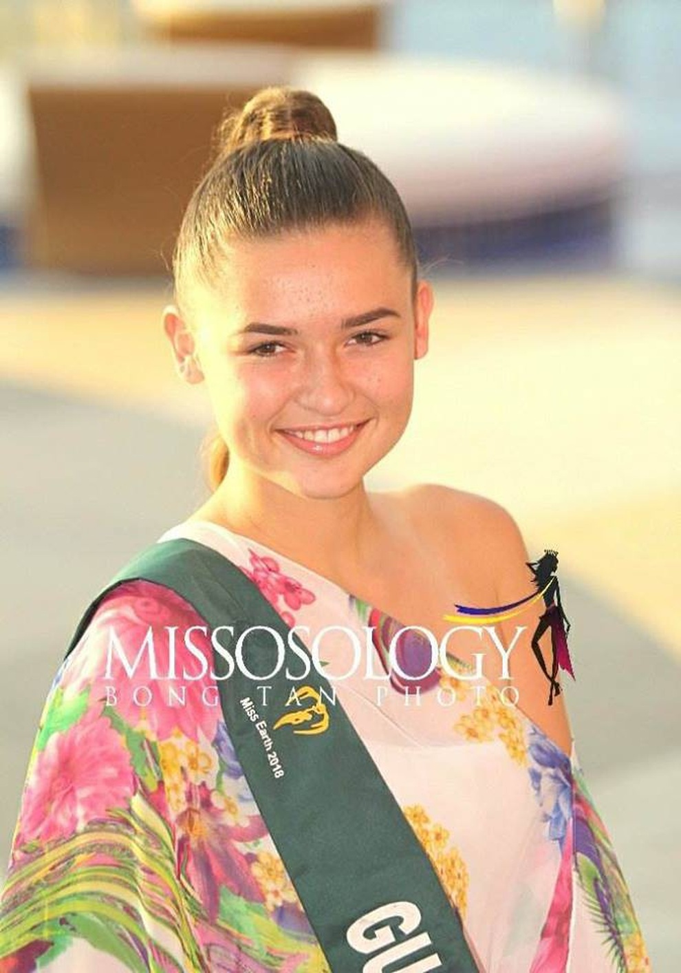 Soi mặt "mộc" của các mỹ nhân Hoa hậu Trái đất 2018 - 59