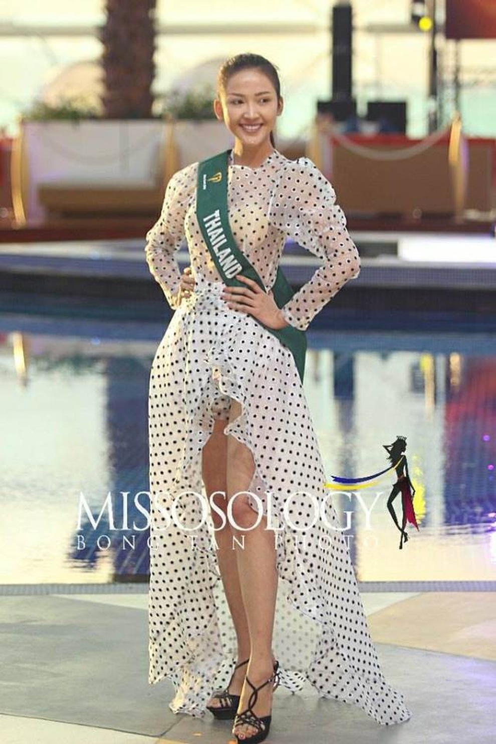 Soi mặt "mộc" của các mỹ nhân Hoa hậu Trái đất 2018 - 52