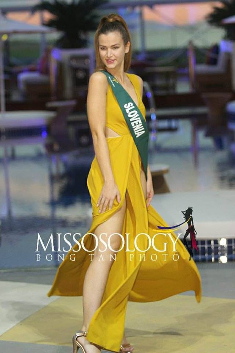 Soi mặt "mộc" của các mỹ nhân Hoa hậu Trái đất 2018 - 6