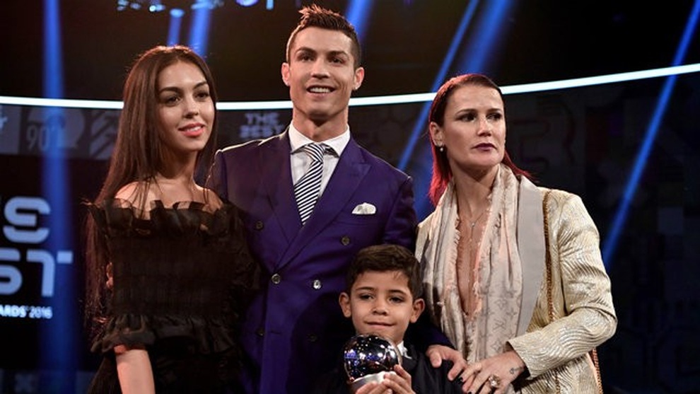 Lật lại tình trường “khét tiếng” của C.Ronaldo giữa cáo buộc cưỡng dâm - 28 Lật lại tình trường “khét tiếng” của C.Ronaldo giữa cáo buộc cưỡng dâm - 28
