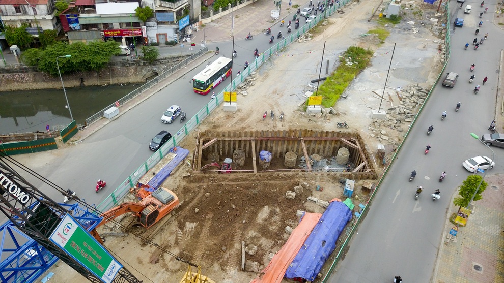 Toàn cảnh tuyến đường trên cao gần 10.000 tỷ "giải cứu" giao thông Ngã Tư Sở - cầu Vĩnh Tuy - 8 Toàn cảnh tuyến đường trên cao gần 10.000 tỷ "giải cứu" giao thông Ngã Tư Sở - cầu Vĩnh Tuy - 8
