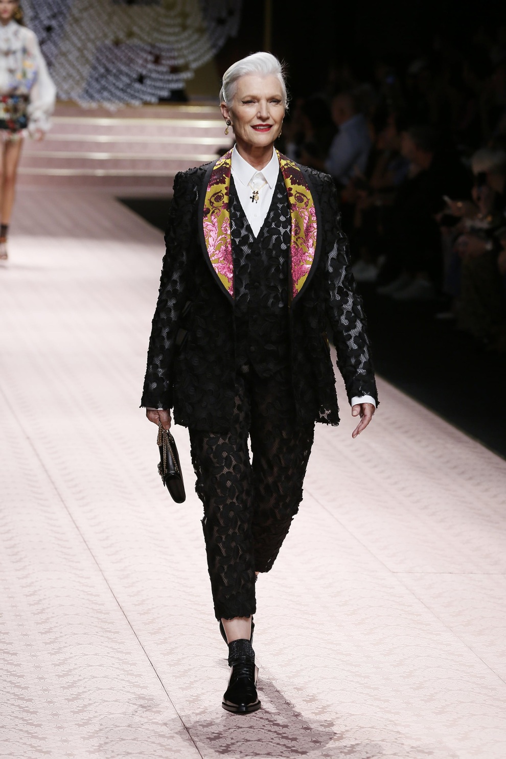 Thời điểm ai cũng có thể làm người mẫu thời trang đang… đến gần - 11 Thời điểm ai cũng có thể làm người mẫu thời trang đang… đến gần - 11