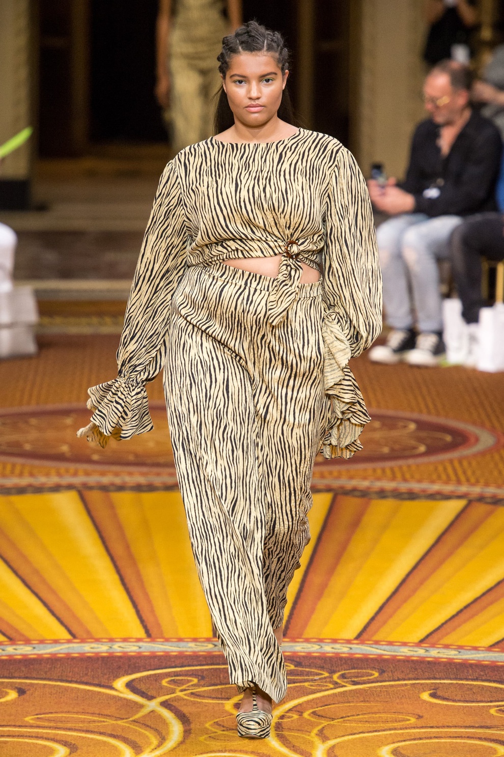 Thời điểm ai cũng có thể làm người mẫu thời trang đang… đến gần - 15 Thời điểm ai cũng có thể làm người mẫu thời trang đang… đến gần - 15