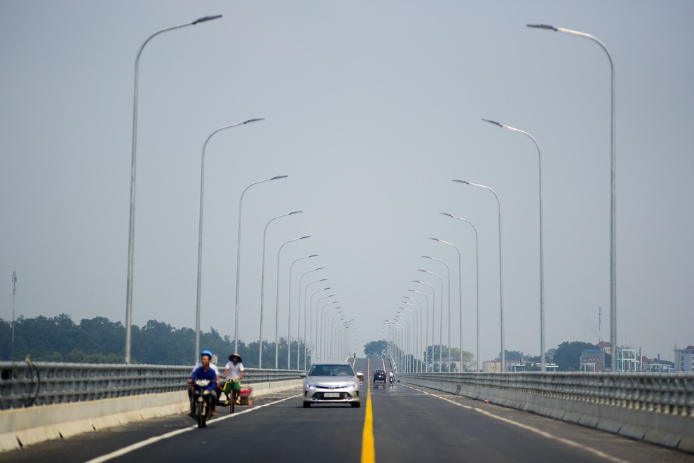 Diện mạo "dải lụa" 4 làn xe nối Hà Nội - Phú Thọ vắt ngang sông Hồng - 17 Diện mạo "dải lụa" 4 làn xe nối Hà Nội - Phú Thọ vắt ngang sông Hồng - 17