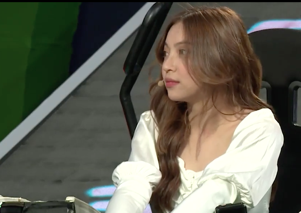 Trường Giang, bạn gái Quang Hải bị ném đá thậm tệ sau gameshow - 2 Trường Giang, bạn gái Quang Hải bị ném đá thậm tệ sau gameshow - 2