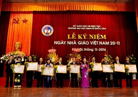 Nhiều nhà giáo được tặng Huân chương Lao động và Bằng khen của Thủ tướng - 2 Nhiều nhà giáo được tặng Huân chương Lao động và Bằng khen của Thủ tướng
