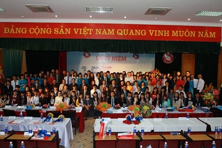 15 năm, thực hiện gần 100 đề tài nghiên cứu khoa học - 1 15 năm, thực hiện gần 100 đề tài nghiên cứu khoa học