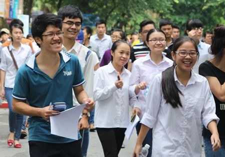 Tuyển sinh 2015: Xuất hiện những khối xét tuyển mới - 1 Thí sinh dự thi tuyển sinh vào trường ĐH Kinh tế quốc dân năm 2014