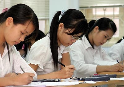 Xét tuyển học bạ vào đại học: Chưa tin cậy về kết quả học tập! - 1 Chỉ tiêu vào đại học, cao đẳng có hạn chứ không phải tất cả học xong phổ thông là vào được đại học