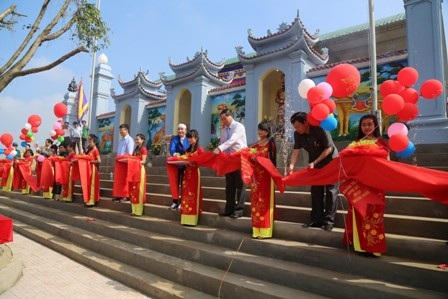 UNESCO trao Chứng nhận Tam Tứ Phủ cho Đền Dinh Đô Quan Hoàng Mười - 1 Cắt băng khánh thành Đền Dinh Đô Quan Hoàng Mười
