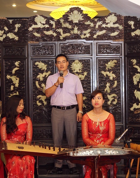 Ông Trần Việt Hưng phát biểu trong Lễ kỷ
niệm 1 năm thành lập Nhà hàng chay Thiện Phát