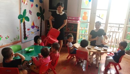 Trường chi bao nhiêu tiền cho bữa ăn của trẻ? - 1 Bữa trưa của học sinh trường mầm non
Bước Chân Vui Nhộn.