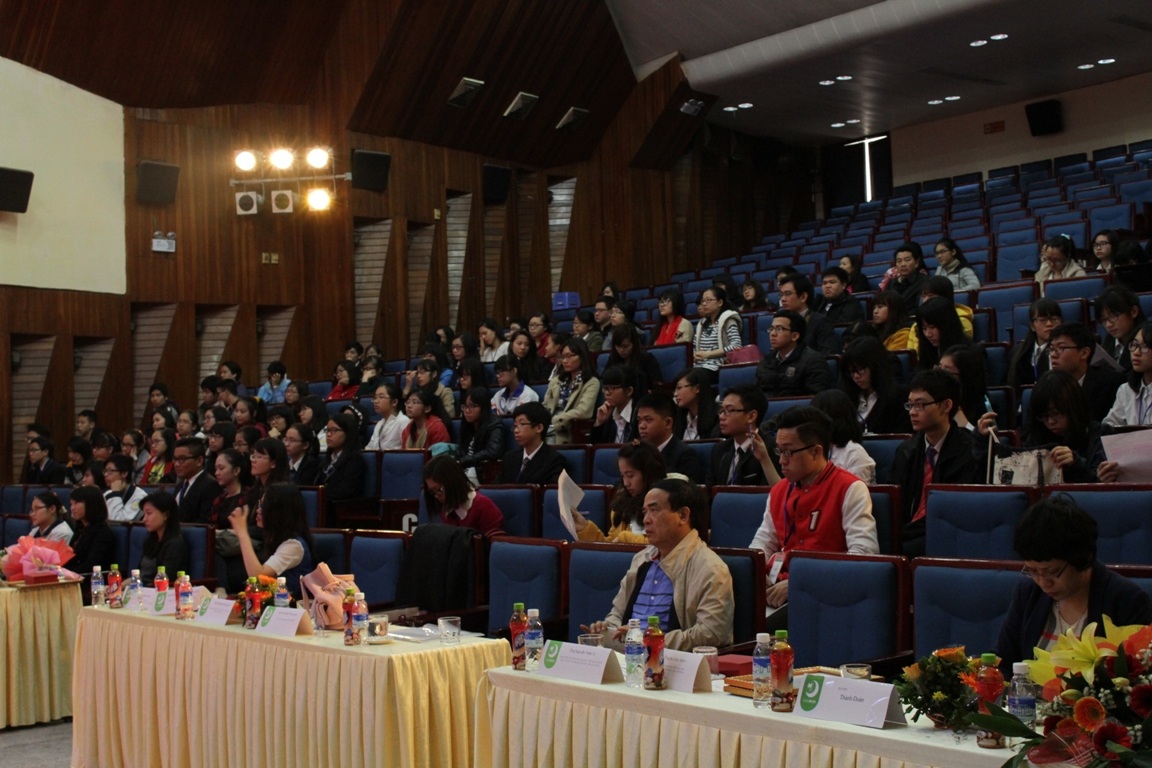 Hà Nội: Học sinh được học mô phỏng kỳ họp Liên Hợp Quốc - 1 Học sinh Hà Nội tham dự Lễ khai mạc chương trình Little MUN 2015