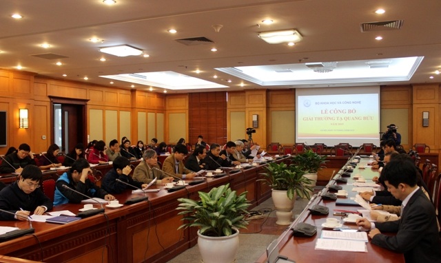 Buổi họp công bố giải thưởng Tạ Quang Bửu 2015