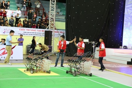 “Lộ diện” 24 gương mặt miền Bắc lọt vào chung kết Robocon 2015 - 2 “Lộ diện” 24 gương mặt miền Bắc lọt vào chung kết Robocon 2015
