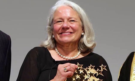 1. Cô Nancie không thích trường học khi còn nhỏ.