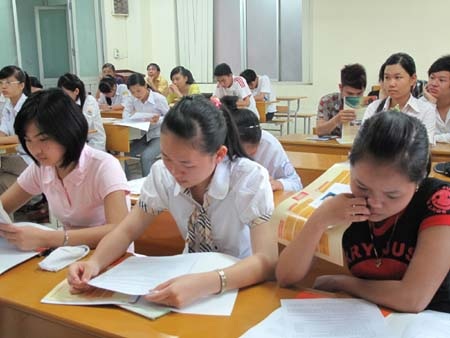 Kỳ thi THPT quốc gia: Các thí sinh đều cùng làm một đề
thi theo định hướng đánh giá năng lực.