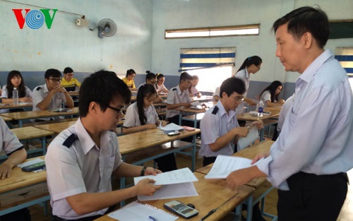 Thấy gì qua thi thử Trung học phổ thông Quốc gia? - 1 Kỳ
thi thử tại TP.HCM được tổ chức nghiêm túc như kỳ thi thật