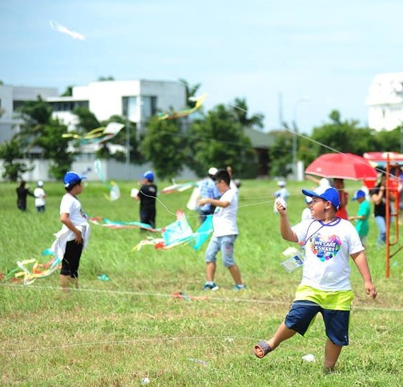 Thiết kế mùa hè lý tưởng cho con – không khó! - 2 Hãy biến những ngày hè
của con bạn thành những ngày nắng ngập tràn niềm vui