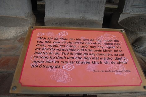 82 Bia Tiến sĩ tại Văn Miếu – Quốc Tử Giám viết gì? - 3 Những
hàng bia đá trường tồn mãi với thời gian