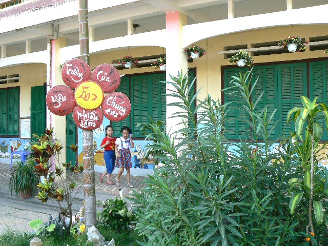 Cô hiệu trưởng "thất bại" trước học sinh lớp 3 - 4 Trường tiểu học Lê
Ngọc Hân