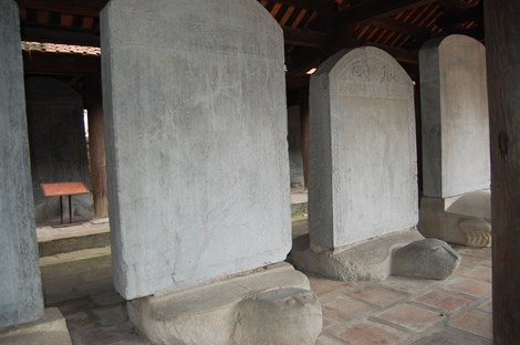 82 Bia Tiến sĩ tại Văn Miếu – Quốc Tử Giám viết gì? - 1 Những
hàng bia đá trường tồn mãi với thời gian