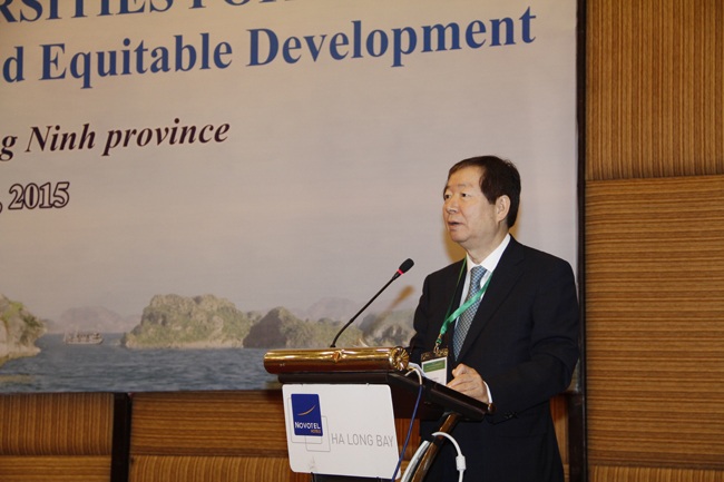 Khai mạc diễn đàn các trường Đại học Châu Á lần thứ 4 - 4 Giám đốc Đại
học Quốc gia Seoul, Hàn Quốc, ông Nak-in SUNG