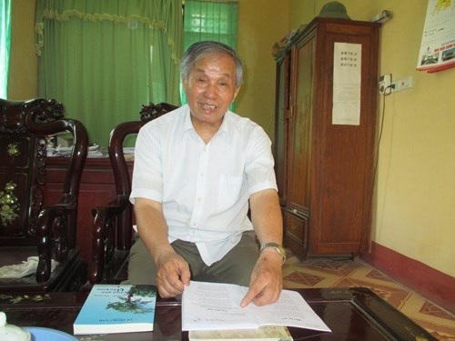 Bác Hồ trong ký ức thầy giáo dạy học sinh miền Nam - 2 Thầy
  giáo Lê Ngọc Lập xúc động kể lại những lần vinh dự được gặp Bác Hồ. Ảnh: Nguyễn
  Quỳnh