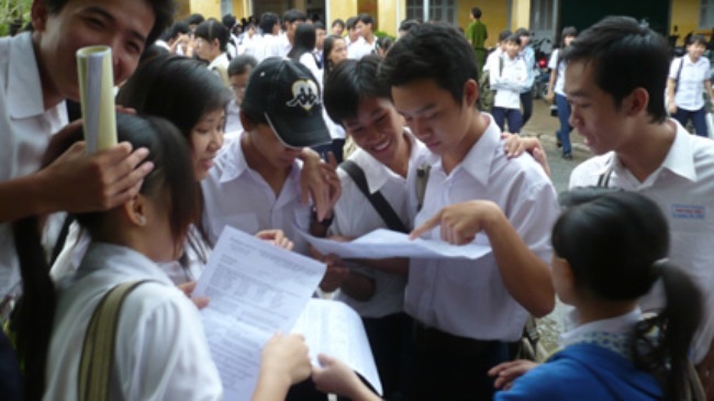 Bộ Giáo dục giải trình 3 vấn đề "nóng" trước Quốc hội - 2 Gần 1 triệu học sinh đăng ký tham dự kỳ thi THPT Quốc gia 2015