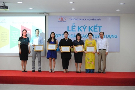 Trường ĐH Nguyễn Trãi cam kết 100% sinh viên ra trường có việc làm - 2 <i style=mso-bidi-font-style:
normal>