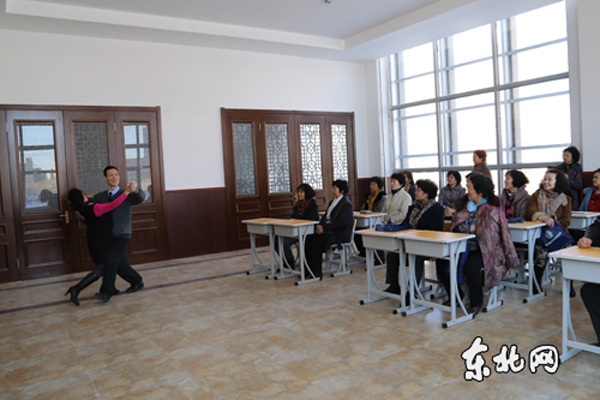 Trung Quốc: Trường đại học dành cho người cao tuổi - 3 Hình ảnh trong lớp học Khiêu vũ
