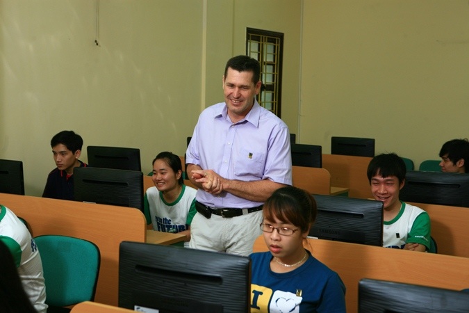 Tuyển sinh theo hình thức xét tuyển học bạ và thi đánh giá năng lực - 1 Khoa Quốc tế xét tuyển dựa theo kết quả thi đánh giá
năng lực và học bạ.