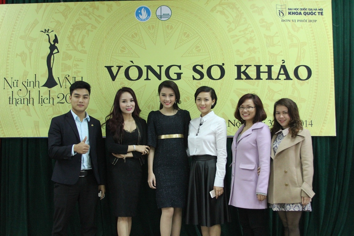 Ngắm vẻ đẹp của nữ sinh thanh lịch ĐHQG Hà Nội 2015 - 1 Ban tổ chức cuộc thi Nữ sinh thanh lịch ĐH QGHN 2015